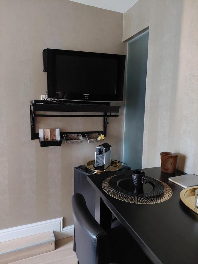 La Chambre Et Le Studio Du Chateau Du Golf De Bernalmont Льеж Экстерьер фото