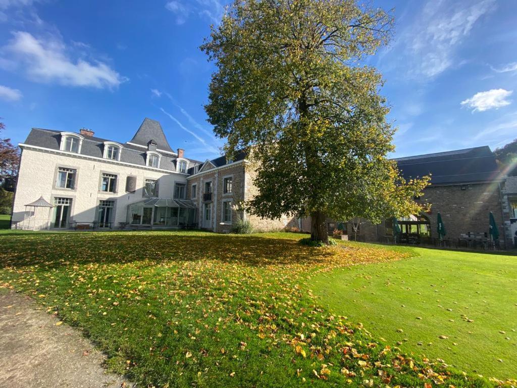 La Chambre Et Le Studio Du Chateau Du Golf De Bernalmont Льеж Экстерьер фото