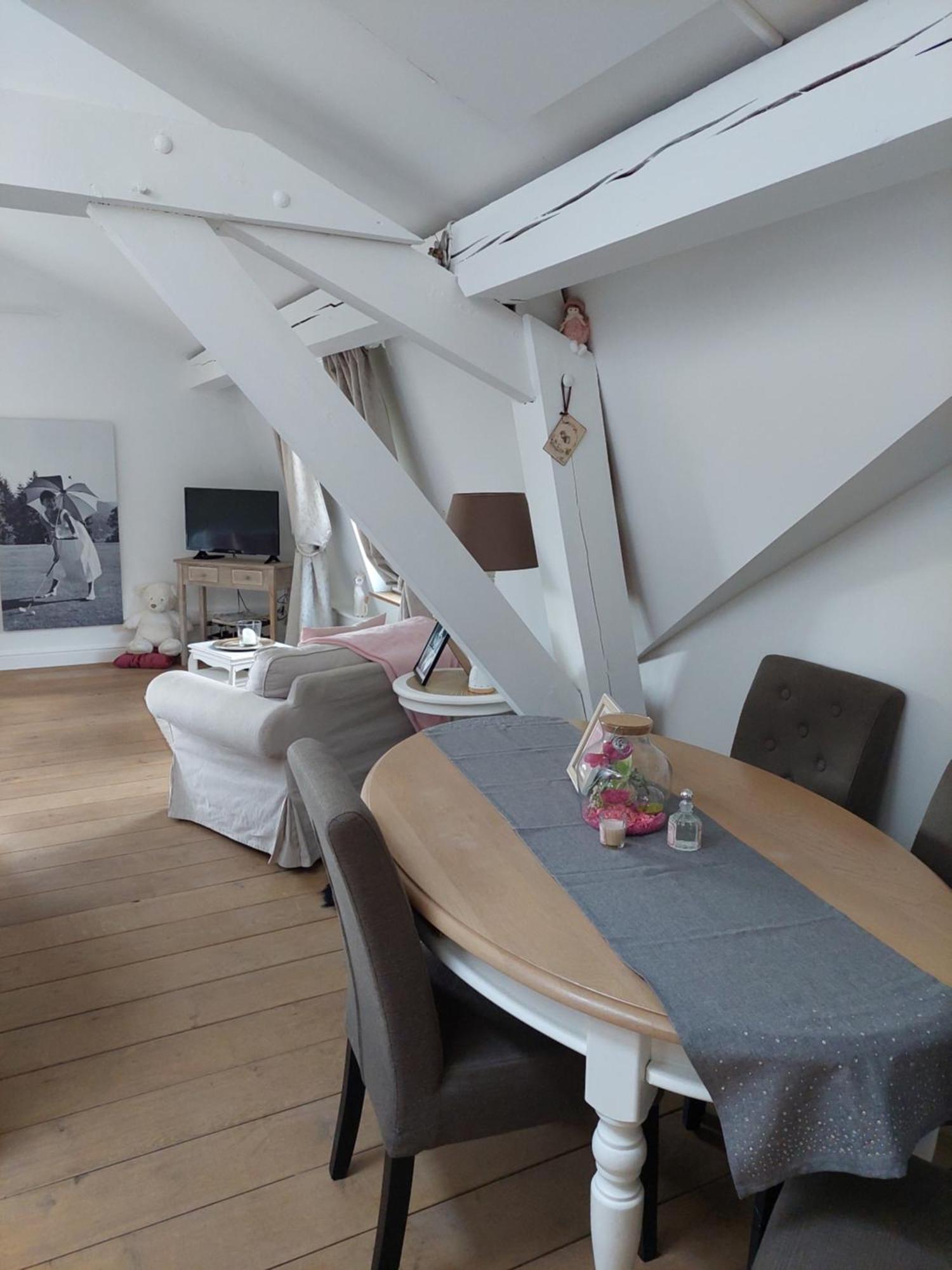 La Chambre Et Le Studio Du Chateau Du Golf De Bernalmont Льеж Номер фото